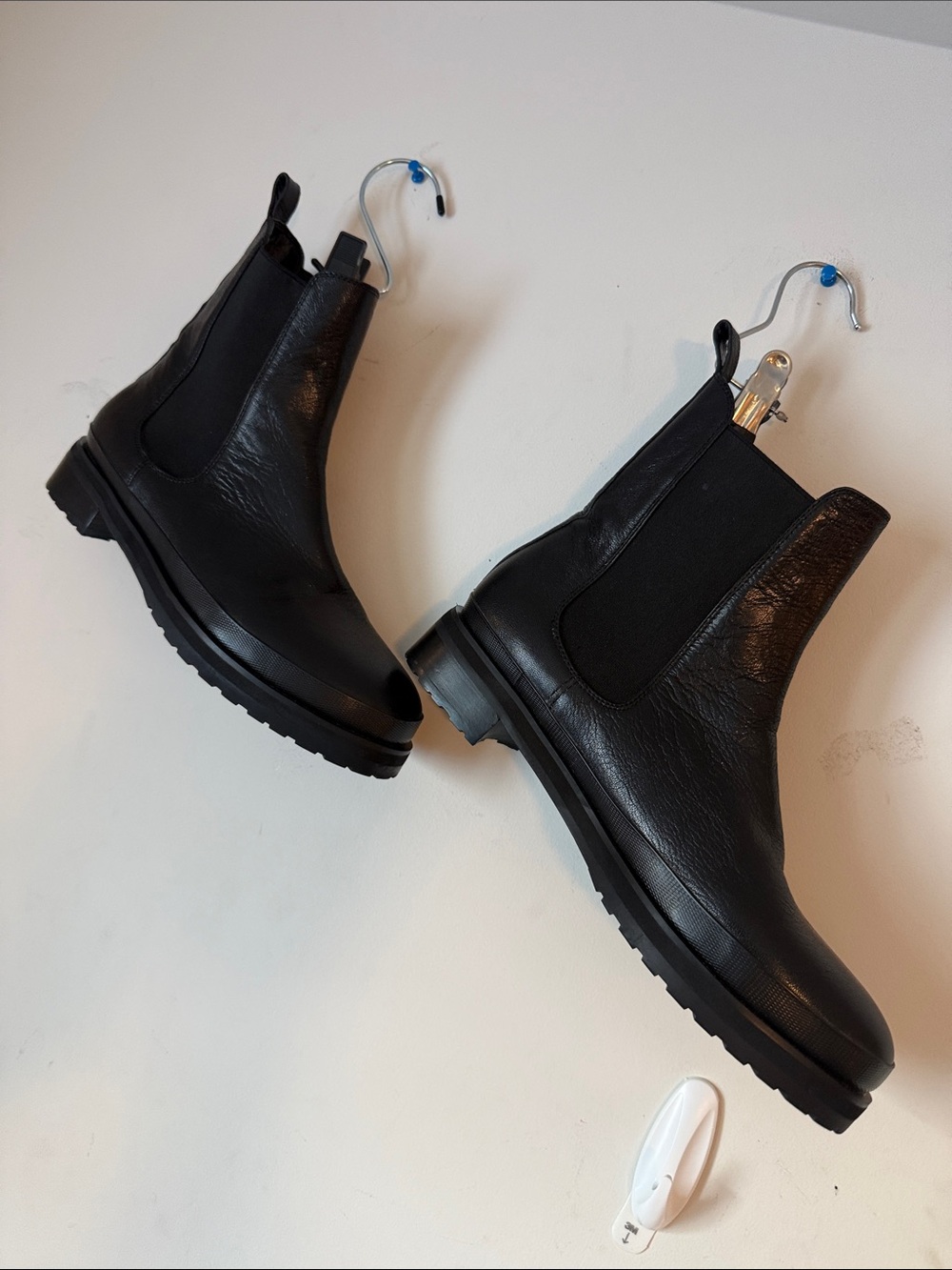 AEROSOLES Black Leather Chelsea Ankle Boots Size 10.5